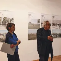 Urbani in krajinski potencial, kot ga vidi arhitektka Martina Tomšič (levo) je na ogled v koprski Galeriji Loža, kjer je razstavo odprl Andrej Medved iz Obalnih galerij. 