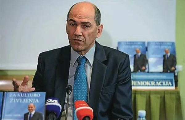 Janez Janša je na predstavitvi svoje knjige Za kulturo življenja komentiral nekatere aktualne zadeve