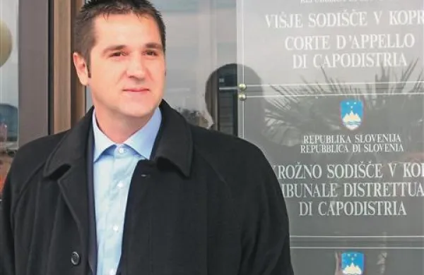 Karl Filipčič trdi, da si je plačo povišal zakonito
