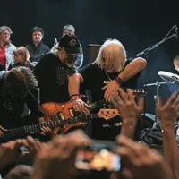Rock v kosovski omaki