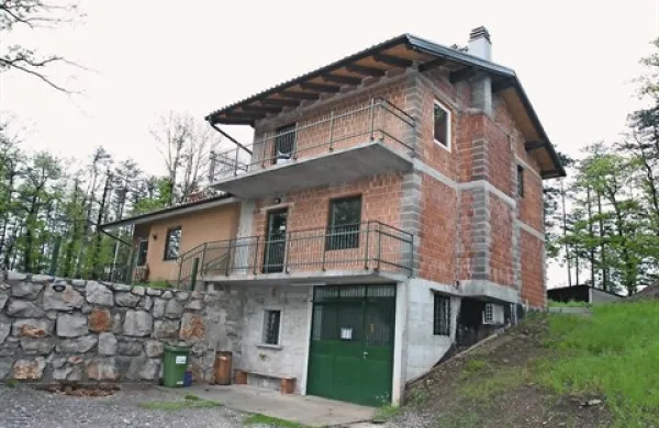 Obnovljen in razširjen lovski dom Lovske družine raste tudi s pomočjo lovskega turizma