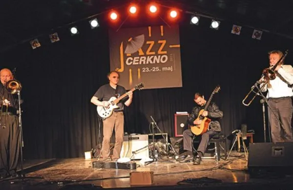 Vrhunec četrtkovega, uvodnega večera na 18. festivalu Jazz Cerkno je bil nastop nemške zasedbe Doppelmoppel