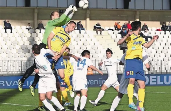 Celjski vratar Matic Kotnik je Koprčane spravljal v obup