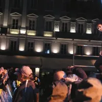 Ameriški punk rockerji Green Day na osrednjem tržaškem trgu