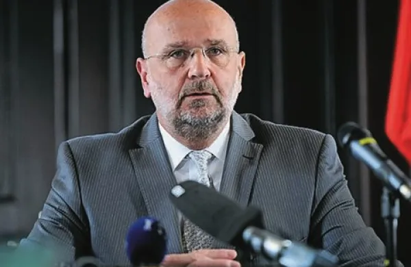 Iz poročil po oceni Masleše izhaja, da je ljubljansko okrožno sodišče v zadevi Čista lopata odločalo tekoče in da je sproti izvajalo procesna dejanja, ki bi omogočila izvršitev zaporne kazni, izrečene Hildi Tovšak
