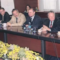 Umeščanje v prostor je velik  slovenski problem, ugotavlja minister za gospodarski razvoj Stanko Stepišnik. Posebej izpostavlja težavno umeščanje tretje razvojne osi.