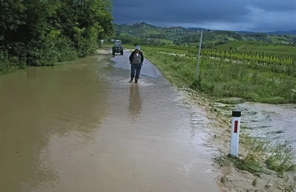 V Gori&scaron;kih Brdih je poplavljalo