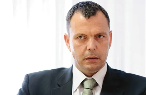 Vodja specializiranega državnega tožilstva Harij Furlan naj bi se obtoženemu “prikazal” v blodnjah, zato mu je ta poslal grozilno pismo