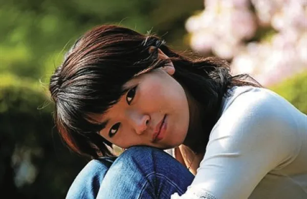  Japonci svoje ženske včasih poimenujejo z besedami tamago kato no kao, kar pomeni jajce z očmi. To je velik kompliment, saj ovalen obraz v obliki jajca v japonski kulturi velja za zelo privlačen.