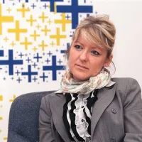 Tina Komel