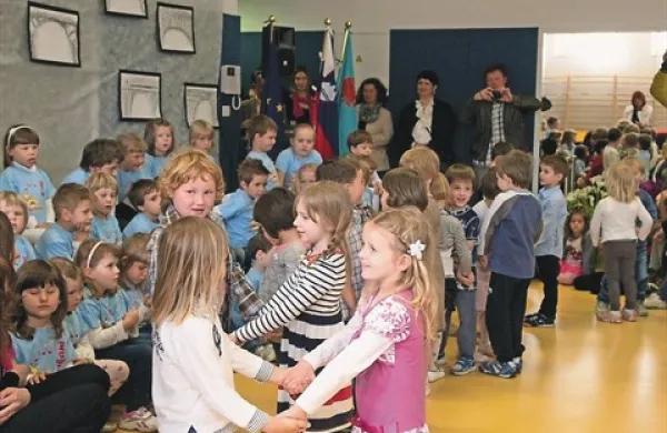 Otroci so že preizkusili nov in lepši vrtec, avgusta pa se bodo preselili vanj