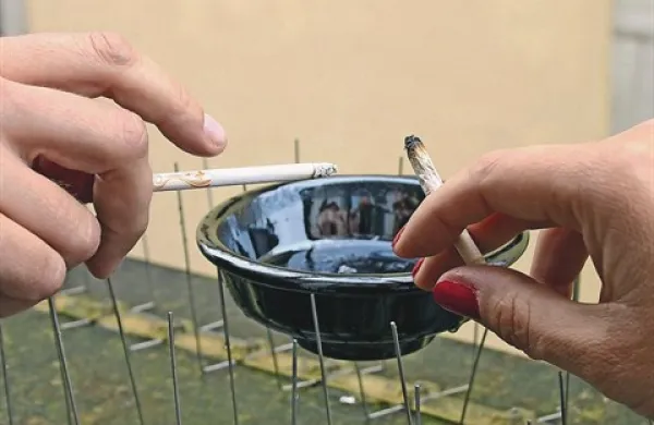 Kadijo zlasti mladi in ženske