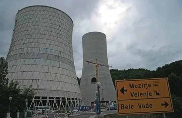 Odbora DZ za finance in za infrastrukturo, ki sta danes razpravljala o podražitvi šestega bloka Termoelektrarne Šoštanj (Teš 6) z 1,3 na 1,4 milijarde evrov, sta vlado pozvala, da ugotovi dejansko stanje na projektu