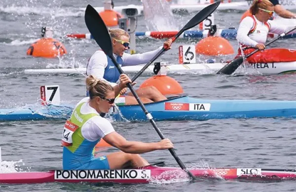 Slovenka Špela Ponomarenko Janić je po bronastem odličju na 500 metrov na tretji tekmi svetovnega pokala v sprintu na mirnih vodah v poljskem Poznanju odlično veslala tudi na 200 metrov