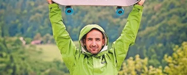 Rolka, s katero je Tomaž prevozil Slovenijo, je do 7. junija na dražbi. Ponudbe zanjo zbira  na facebookovi strani projekta.