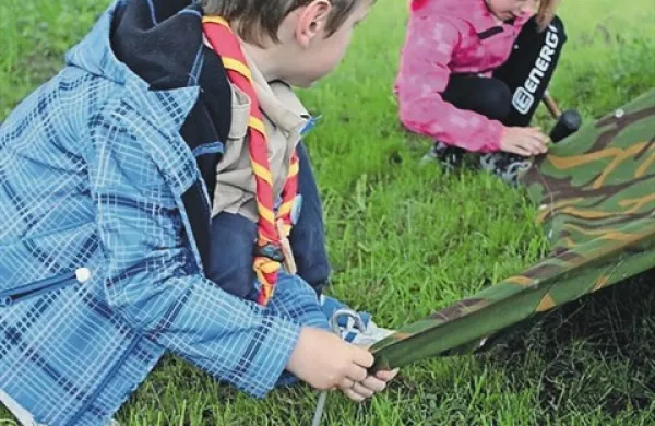 Postojnski taborniki iz Rodu kraških viharnikov so priredili mnogoboj