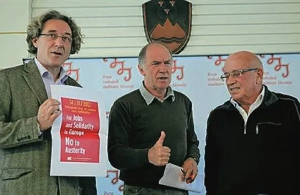 Predsednik Konfederacije sindikatov javnega sektorja Slovenije Branimir Štrukelj, predsednik ZSSS Dušan Semolič in izvršni sekretar ZSSS za ekonomsko področje Lado Rožič