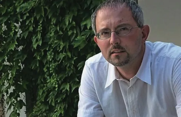 Letošnjo nagrado Znanstveno-raziskovalnega središča (ZRS) Univerze na Primorskem (UP) za posamezne vrhunske znanstvene dosežke uveljavljenih raziskovalcev je prejel Lenart Škof