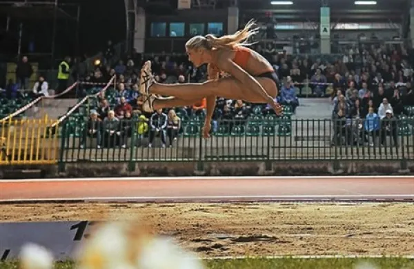 Koprčanka Snežana Rodić (članica ljubljanskega AD Mass) je zmagala v troskoku, vendar je za 20 centimetrov zaostala za normo za SP
