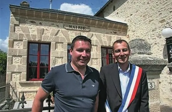 41-letni Christophe Dehier se namerava 5. oktobra poročiti z 39-letnim Jean-Francoisom Dupeurouxom, s katerim sta partnerja že 14 let