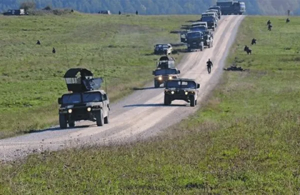 Slovenska vojska na osrednji vaji preizkuša zmogljivosti sil 1. brigade, preverja pripravljenost deklariranih in odzivnih sil, usposablja usmerjevalce združene ognjene podpore ter krepi svojo regionalno vlogo na področju načrtovanja in izvajanja