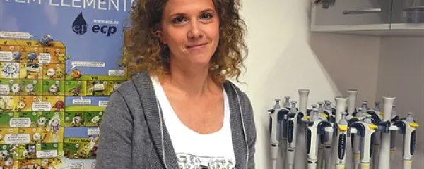Dr. Elena Bužan Varljen; leta 2008 je bila nagrajena z nazivom Glasnik znanosti, leto kasneje pa je bila razglašena za “Primorski um”