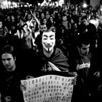 Prizor iz filma K Madridu - skeleča svetloba (Prizori iz razrednega boja in revolucije)