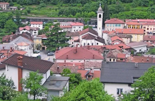 Obvoznici mimo središča Kanala, ki jo namerava graditi država, se je del Kanalcev uprl. A na direkciji za ceste vztrajajo: poteka ceste se ne da spreminjati ...