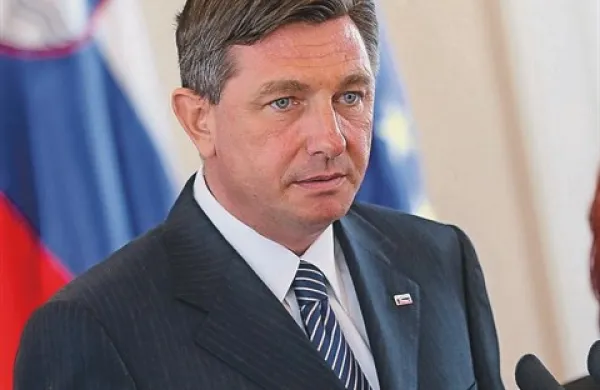 Borut Pahor: “Tisti, ki imamo več politične moči, in bi lahko dajali zgolj vtis, da poskušamo s svojimi izjavami kakor koli vplivati na sicer avtonomno vejo sodne oblasti, moramo biti v svojih izjavah previdni.”