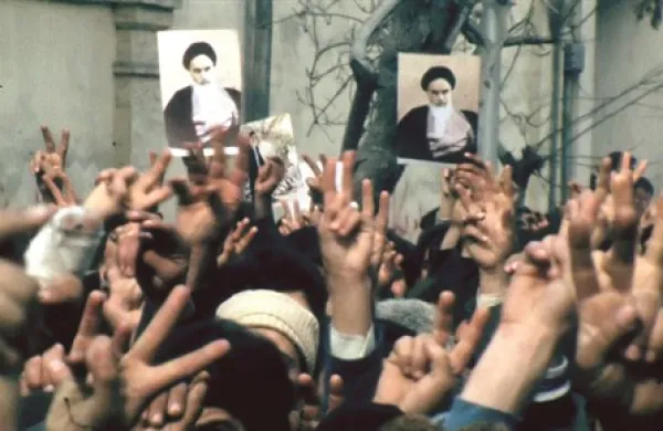 Prizor iz filma Ukradena revolucija