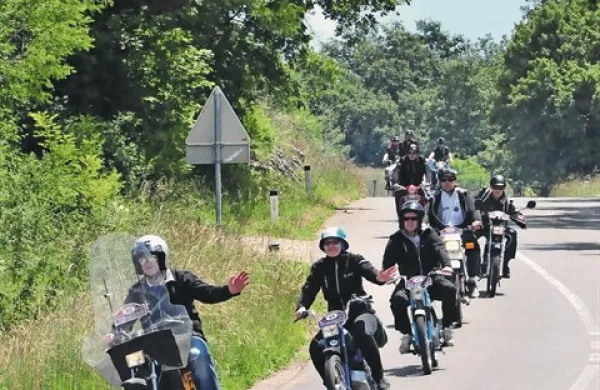 Tomosovci so se  preizkusili na 60 kilometrov dolgi trasi po Krasu
