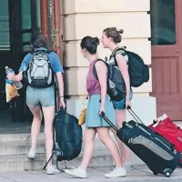 Zdravniki svetujejo, naj ob pripravah na potovanje vsakdo pomisli tudi na zdravje