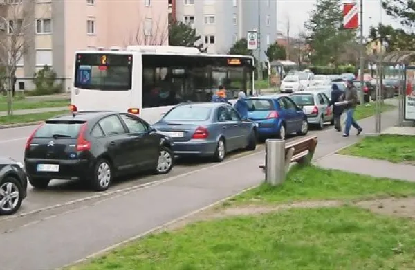  Komu je namenjena niša med čakalnico in Lavričevo ulico?