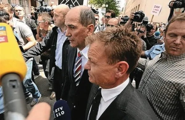 Zagovornik Janeza Janše v zadevi Patria Franci Matoz je že na dan izreka sodbe pred tednom dni od ljubljanskega okrajnega sodišča zahteval zapisnik izreka sodbe z obrazložitvijo, a ga kljub številnim pisnim zahtevam še ni dočakal