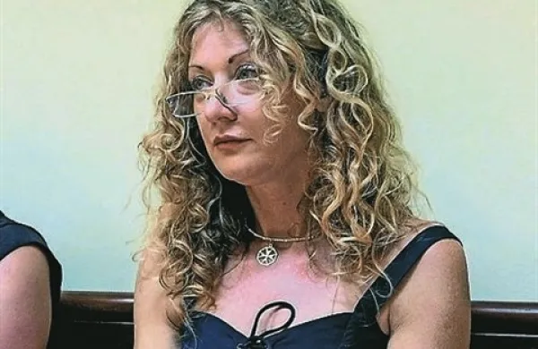 Sojenje odvetnici Suzani Gale in njenima pomočnikoma zaradi jemanja podkupnine od koprskega podjetnika Dejana Škerliča se je včeraj nadaljevalo s soočenjem Škerliča s kriminalisti
