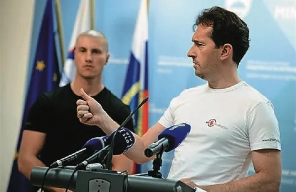 Ministrstvo za notranje zadeve želi pospešiti debirokratizacijo v javni upravi in za leto 2014 predvideva javno upravo brez obrazcev