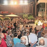 Za vrhunec je sta občinstvu stregla Helena Blagne in ansambel Megamix