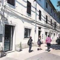 Po novem je škofija tudi lastnica  prostorov čistilnice Nouvelle, ki ji je v enoti na Brolu v zadnjem času primanjkovalo dela