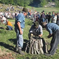 Krniški oglarski praznik z mladimi organizatorji turističnega društva je daleč naokrog najboljša etnološka prireditev
