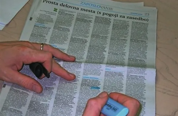 Evropska komisija bo danes predlagala nove korake zoper brezposelnost mladih, ki še naprej podira rekorde