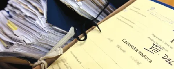 Bodo zakonodajne spremembe pripomogle k hitrejšemu reševanju sodnih spisov ali bodo, kot opozarja stroka, iz sodnikov naredile še večje birokrate?