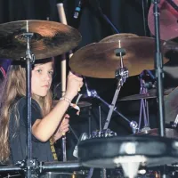 V skupini Stillout igra najmlajši rocker na odru. Bobnar Gaj Bostič ima 12 let 
