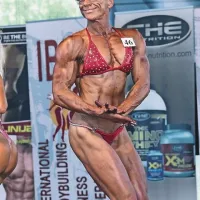 Izolanka Vesna Žlogar je osvojila drugo mesto v kategoriji Ms. fitness nad 40 let