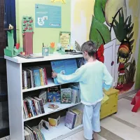 V izolski bolnišnici so premično zbirko prejšnji teden postavili na otroškem oddelku 