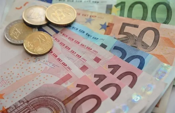 Marsikdo si kljub izplačanemu regresu letos ne bo privoščil dopusta  