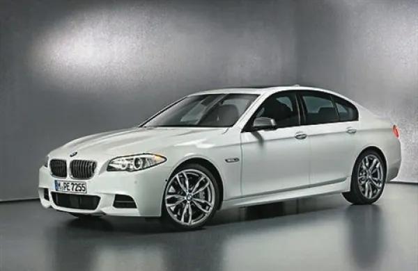 Včeraj so  v Škofijah izpred gostilne ukradli  bmw  M550, vreden 87.000 evrov 