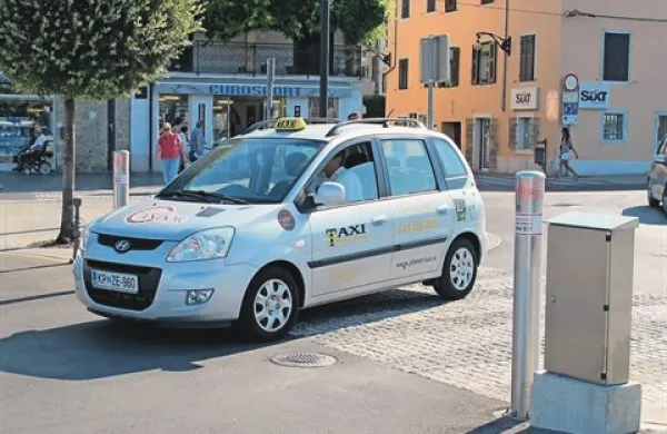  Kuponov ne izkoriščajo samo mladi, ki se opijajo. Mnogi si  le zagotovijo varno pot domov, ugotavljajo taksisti Taxi Srečka, ki sodeluje v projektu After taxi