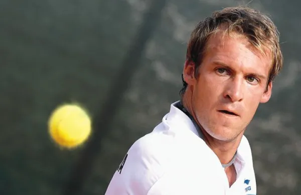 Teniški turnir serije challenger Tilia Slovenia Open v Portorožu se je pričel s spektakularno predstavitvijo. Najboljši štirje slovenski igralci - Grega Žemlja, Aljaž Bedene, Blaž Kavčič in Blaž Rola - so na novinarsko konferenco v Alayo prišli z