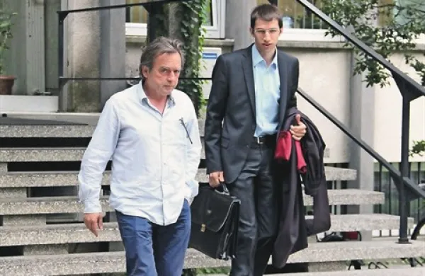 Marjan Mikuž je z zagovornikom Gregorjem Miheljem v sodni spis vložil zahtevo za izločitev dokazov ter nove dokazne predloge