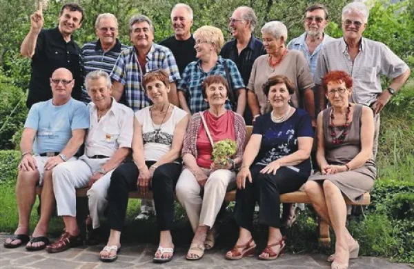 Učenci in učenke 8.c razreda iz Osnovne šole Janka Premrla Vojka iz Kopra so se po 50 letih prvič srečali po zaključku šolanja